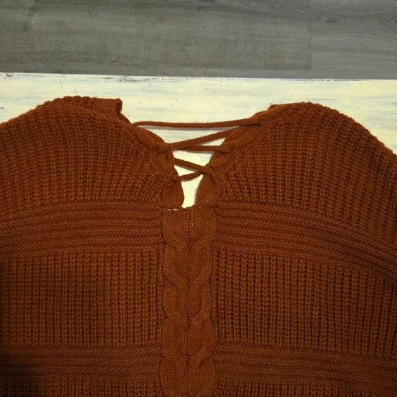 No Boundaries Women's V-Neck Sweater - Rust - Picture 3 of 3